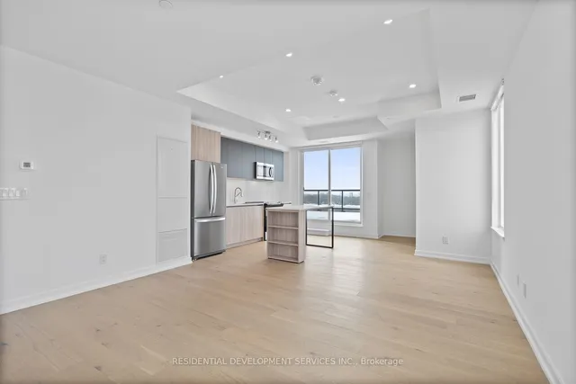 Additional image 10 of 3100 Keele St Unit 608