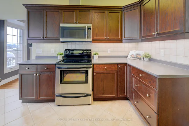 Additional image 19 of 165 Chandos Dr Unit 8