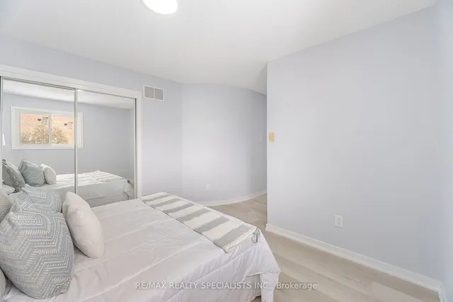 Additional image 4 of 21 Porteous Circ