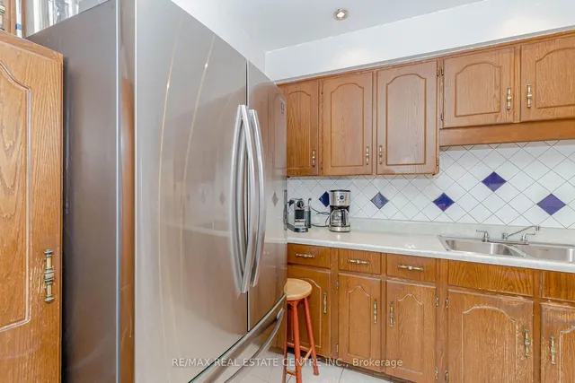 Additional image 23 of 4155 Dursley Cres