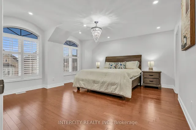 Additional image 27 of 22 Pasadena Ave