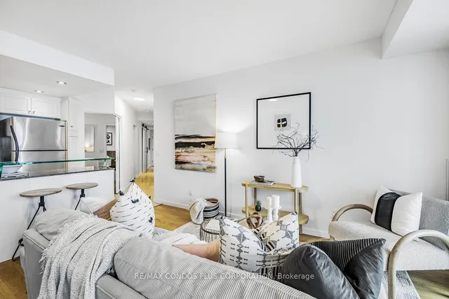 Additional image 11 of 218 Queens Quay Unit 910