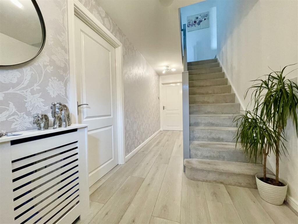 Additional image 7 of Harrowins Farm Drive, Queensbury, Bradford