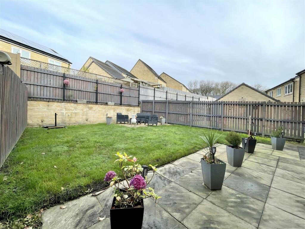 Additional image 17 of Harrowins Farm Drive, Queensbury, Bradford