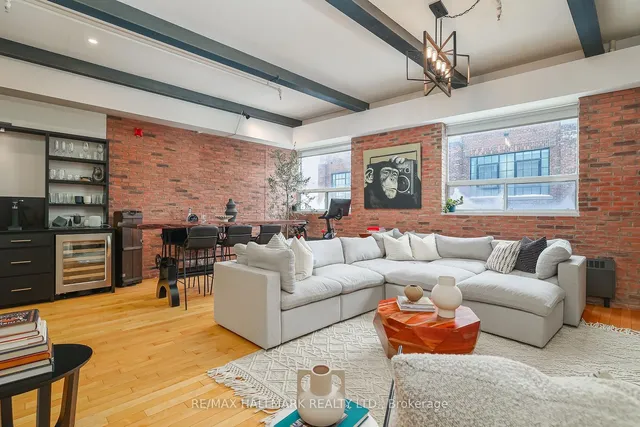 Additional image 15 of 326 Carlaw Ave Unit 215