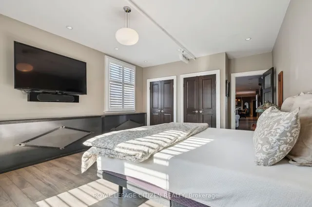 Additional image 25 of 326 Carlaw Ave Unit 201