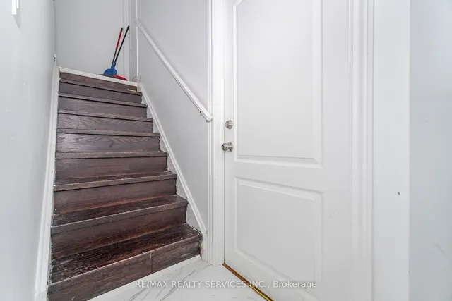 Additional image 26 of 46 Hollowgrove Blvd