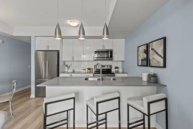 Additional image 16 of 1200 Main St Unit 102