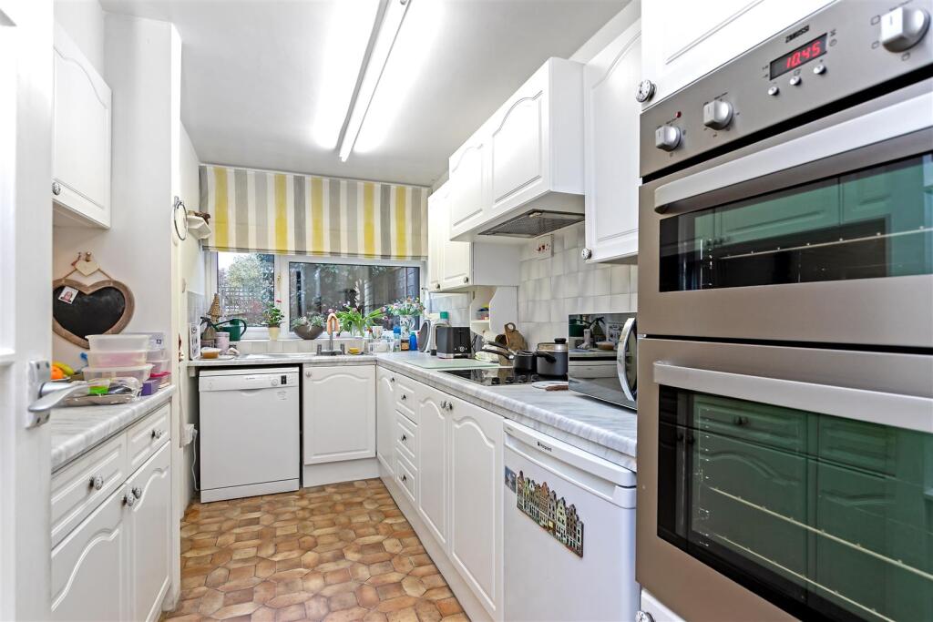 Additional image 23 of Granary Close, Wheathampstead