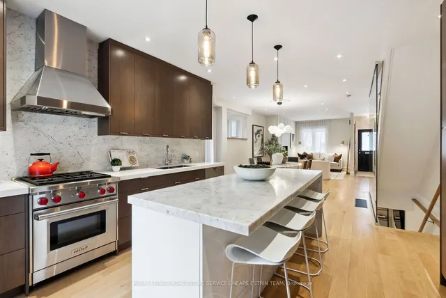 Additional image 10 of 161 Macpherson Ave