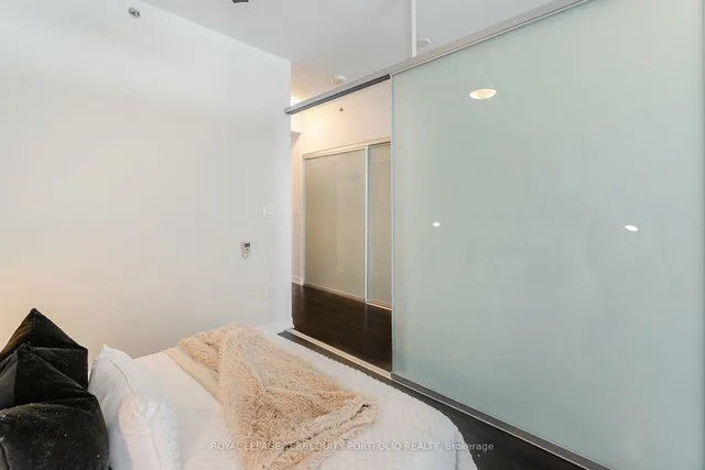 Additional image 22 of 426 University Ave Unit 3709