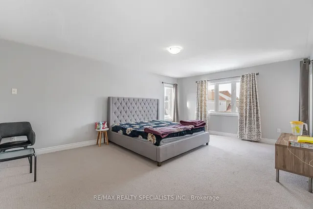 Additional image 20 of 16 Eiffel Blvd