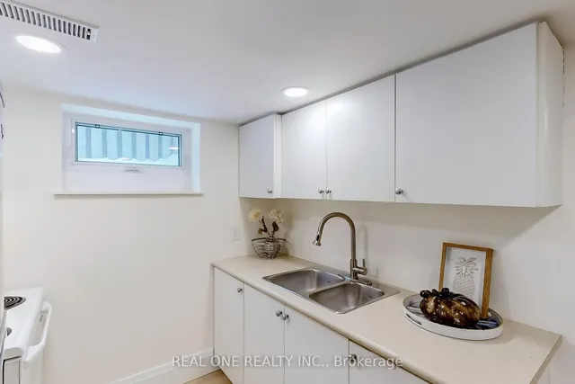 Additional image 35 of 3 Sevenoaks Ave