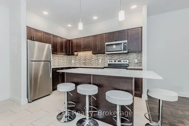 Additional image 11 of 399 Queen St Unit 107
