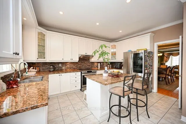 Additional image 19 of 5 SUMMERSHADE St