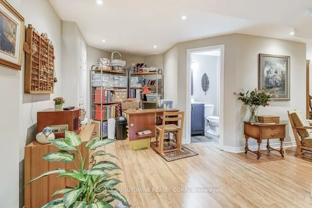 Additional image 23 of 17 Orchard Park Gate Unit 27