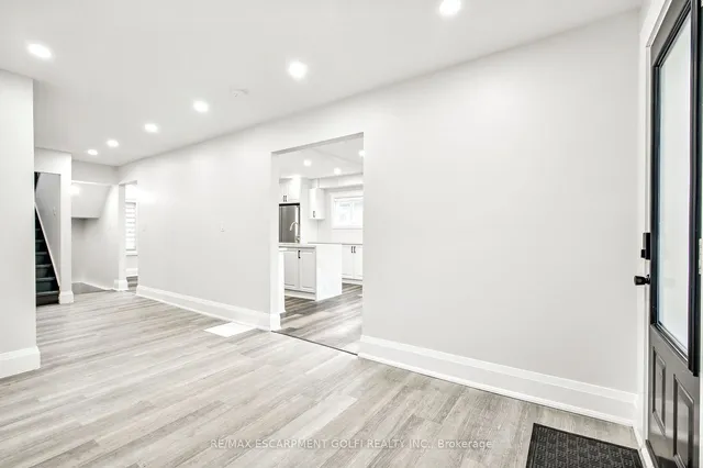 Additional image 7 of 3 Wardrope Ave