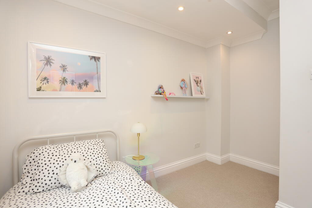 Additional image 18 of Hayes Wood Avenue, Bromley, BR2