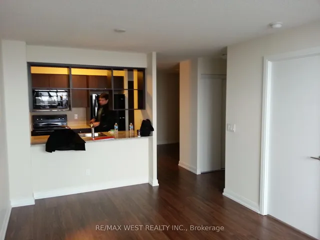 Additional image 4 of 151 Village Green Sq Unit 2805