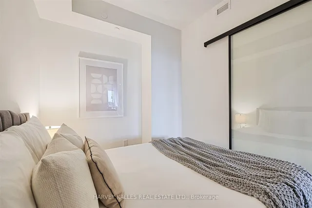 Additional image 30 of 55 Charles St Unit 4304