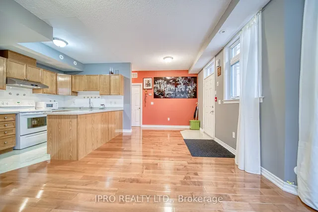 Additional image 16 of 1947 Lawrence Ave Unit #2