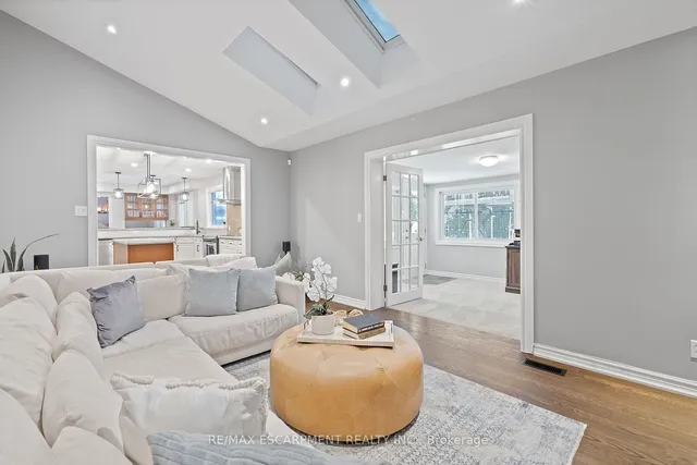 Additional image 14 of 344 Camelot Crt