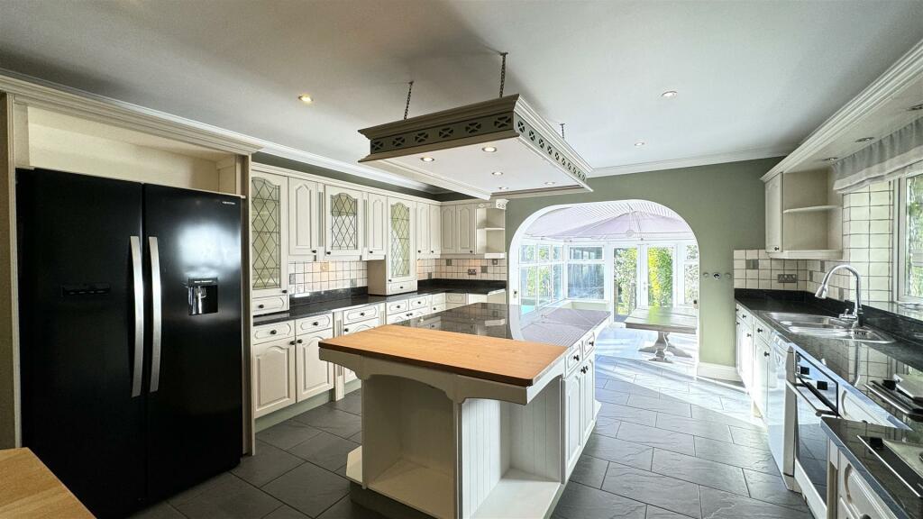 Additional image 3 of Chaddesley Glen, Sandbanks