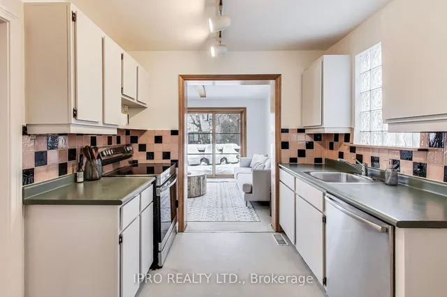 Additional image 10 of 34 Allanbrooke Dr