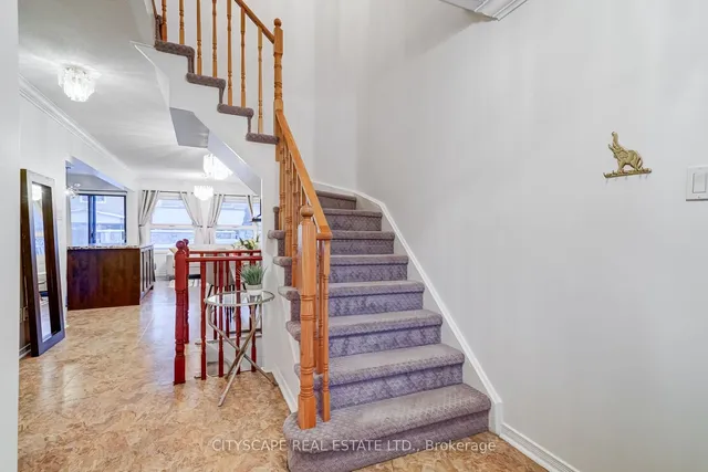 Additional image 12 of 102 Richwood Cres