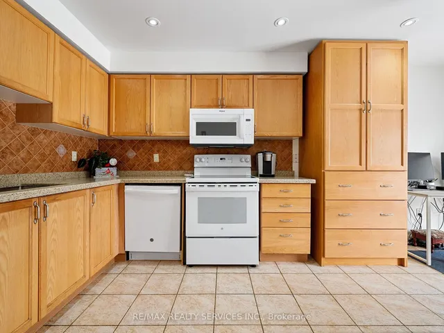 Additional image 15 of 19 Maple Beach Cres