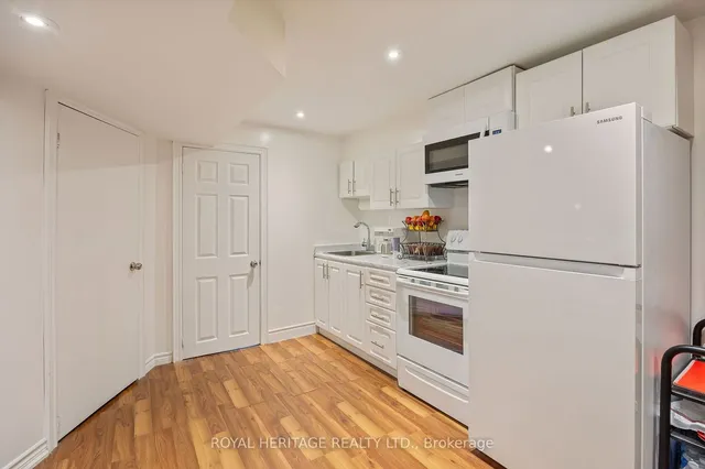 Additional image 29 of 109 Plumrose Ptwy