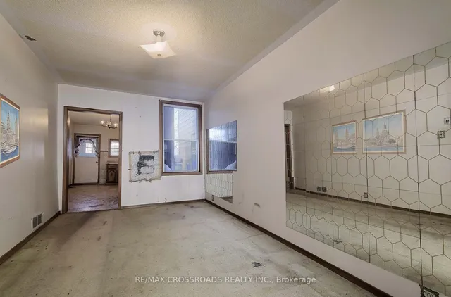 Additional image 9 of 734 Adelaide St