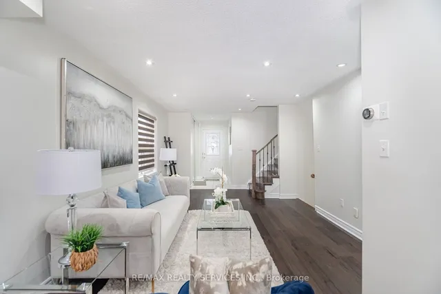 Additional image 4 of 46 Hollowgrove Blvd