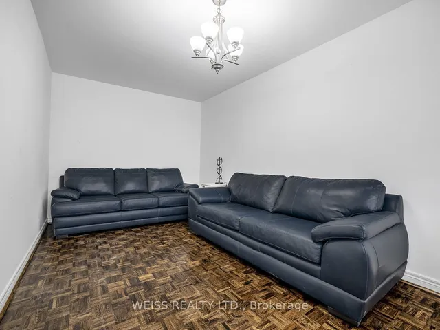 Additional image 5 of 98 Frontenac Ave