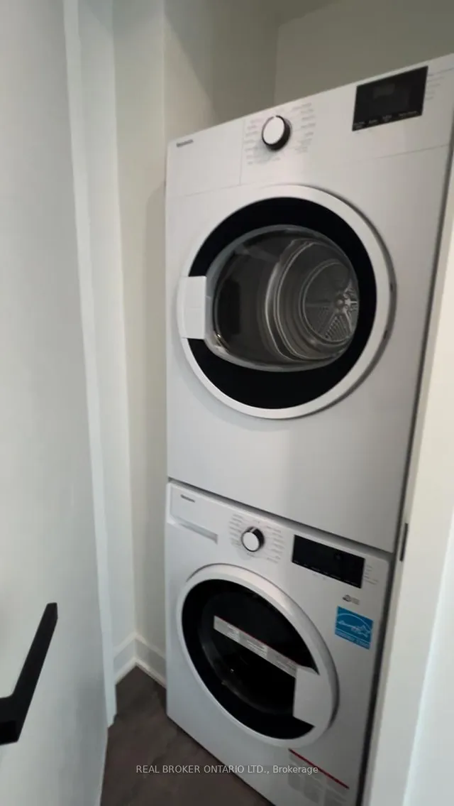 Additional image 23 of 55 Charles St Unit 2206