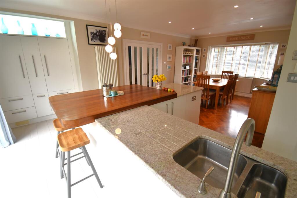 Additional image 9 of Attractive Detached Home In Popular Stoke Bishop Location