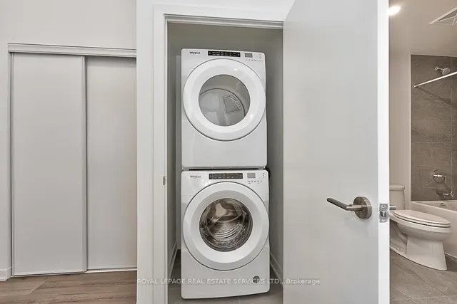 Additional image 16 of 405 Dundas St Unit 101