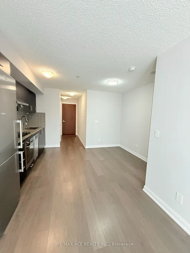 Additional image 5 of 255 Village Green Sq Unit 409