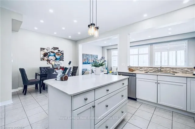 Additional image 7 of 106 HANSON Cres