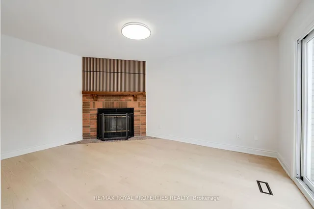 Additional image 26 of 3 Halfmoon Sq