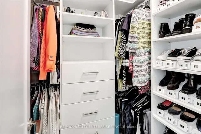 Additional image 15 of 1 Edgewater Dr Unit 212