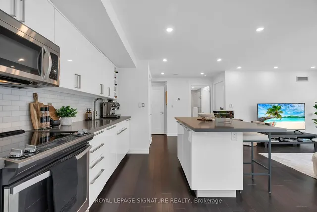 Additional image 7 of 81 Navy Wharf Crt Unit 1212