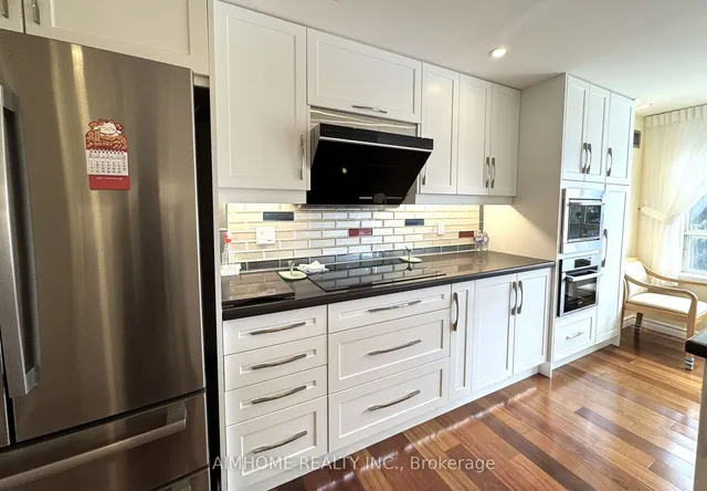 Additional image 10 of 175 Bamburgh Circ Unit 404