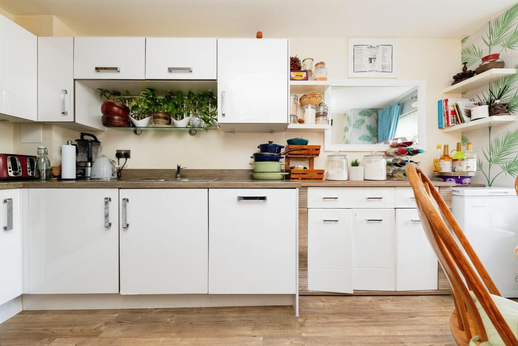 Additional image 4 of Appletree Way, Welwyn Garden City