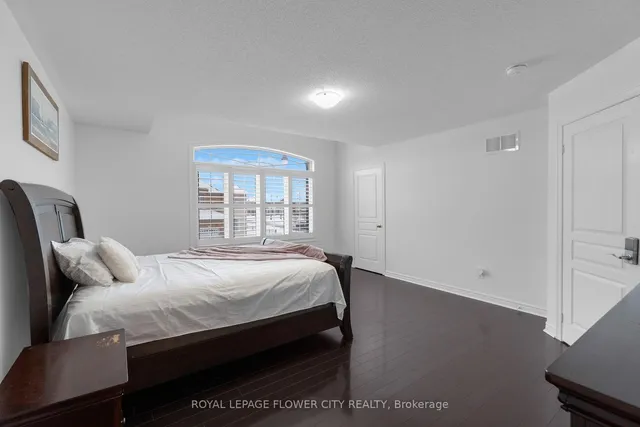 Additional image 40 of 28 DRUMMONDVILLE Dr