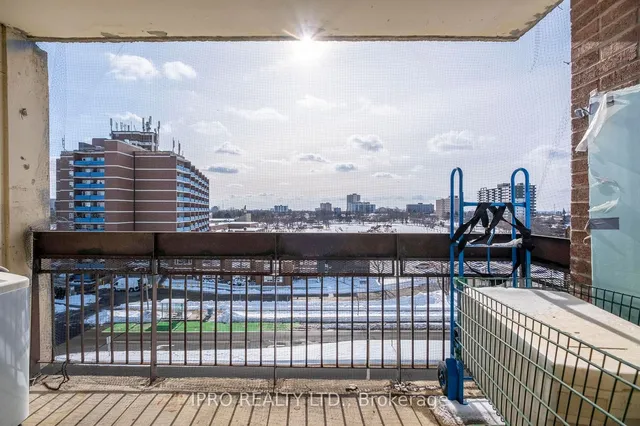 Additional image 17 of 4645 Jane St Unit 637