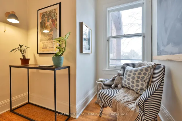 Additional image 22 of 253 Howland Ave