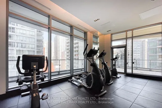 Additional image 20 of 2221 Yonge St Unit 4702
