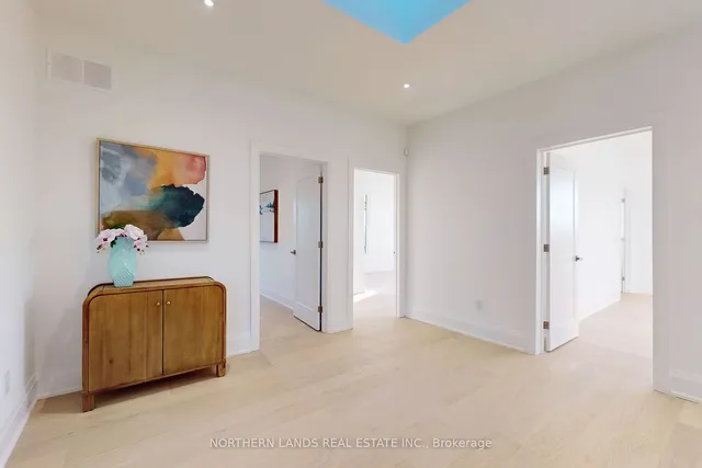 Additional image 21 of 26 LEGATO Crt