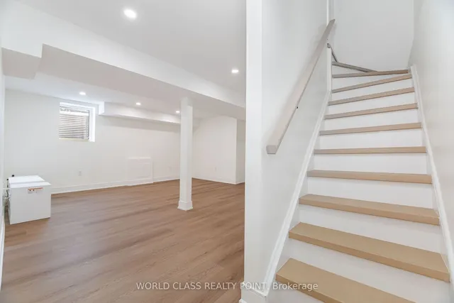 Additional image 32 of 290 Woodlawn Cres